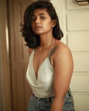 Bhoomi Shetty Instagram - Fierce attitude shown⭐️
.
🧿
.
.
.
.
.
.
.
.
.
.
.
.
#alittlebrowngirl #bhoomishetty #actress #biker #bold #boldandbeautiful #photoshoot #intense #instagram #photooftheday #glam #glitter #explore