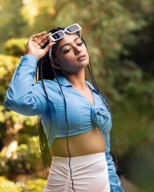 Bhoomi Shetty Instagram - You are art.
Create yourself over & over……
🌸🧿
.
.
Photography @maidana.evaphotofilms 
Production @parashu.films 
Styling @_shilpa_hegde 
MUA @that_tyagi_girl 
.
.
.
.
.
.
.
.
#alittlebrowngirl #bhoomishetty #actor #biker #braids #photooftheday #photoshoot #lookinspiração #girl #hairfashion #love #streetstyle #streetphotography #healthylifestyle #fashion