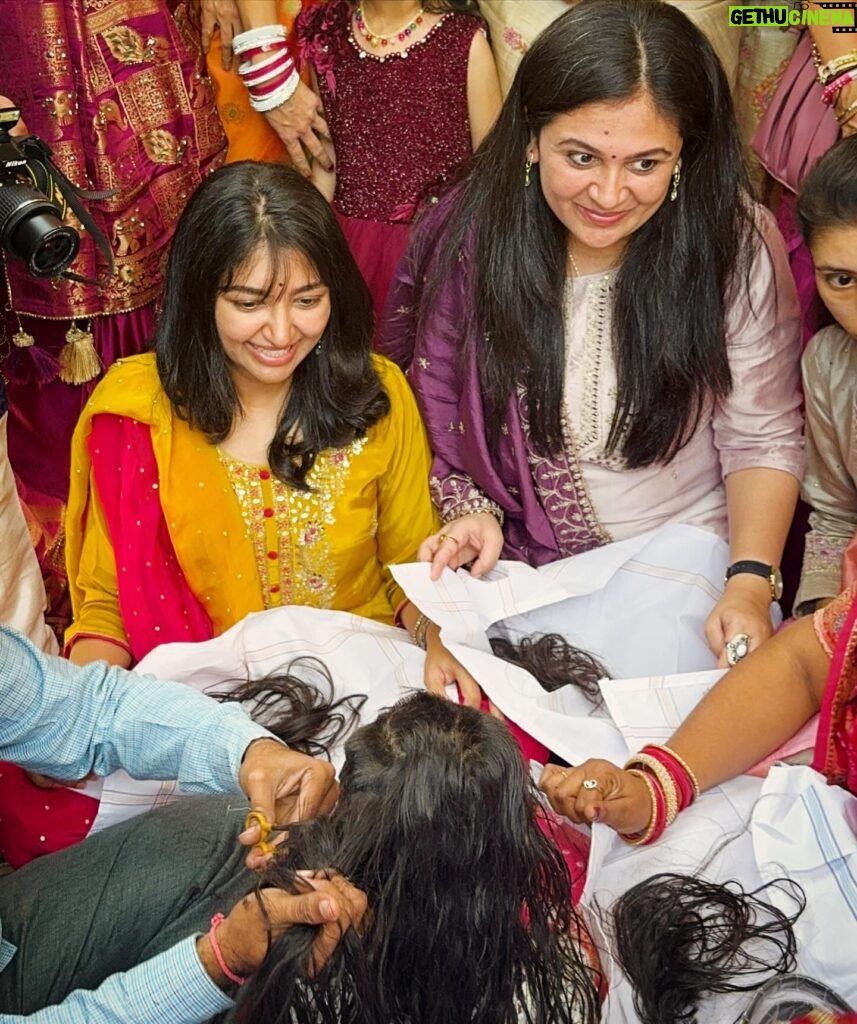 Bhoomi Trivedi Instagram - At Becharaji 🙏🙏 #Bahucharaji #family #traditions #rituals #Gujarat