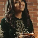 Bhoomi Trivedi Instagram - “MOGAL AARAADH” Song link in Bio ✨ માતા જી ના આ સુંદર ભક્તિમય રચના ને આપ સહુ સુધી લઈ ને અમે આવી ગયાં છે . ગીત ને સાંભળી જરૂર થી આપ નો અભિપ્રાય આપશો. 🙏✨ Singers : @bhoomitrivediofficial & @piyugadhvi Composer : @bhoomitrivediofficial Lyricists : Suresh Barot, Shri Rupali Baa, Kavi Jivan. Music Produced : @KeshavTyohar Sarangi : Farhan Dhol : Iqbal Ahmed Shaikh & @kadir_s_555 Mix & Master : @mixedbyhanish Video Credits Artist : @bhoomitrivediofficial, @piyugadhvi, @kadir_s_555, @Faarhankhan10 Executive Producer : @radhika188 Video : @blackacidproduction Make Up & Hair : @sunilsingh.2, @sonalghorpade.111 Stylist : @styledbysujata Stylist Assistants : @sia_03_ , @vvaarttikaa Interns : @ashwinishajigeorge13 , @stylebyrounak_ Green Outfit Look :- Outfit : @soniyagoffocial Jewellery: Earrings - @chotteylalsons Rings - @allthatglitters.jewellery Yellow Outfit Look :- Outfit : @shraddharambhia_official × @viralmantra Jewellery: Necklace and Bracelets - @sicajewellery Earrings- @putstyle07 Rings- @allthatglitters.jewellery White Outfit Look :- Outfit : @vastra_by_ps Jewellery: Earrings - @tsaraofficial Rings - @allthatglitters.jewellery Bracelet - @chotteylalsons Production Team : @Dheeraj_dewittz @daksh_dk7 , @_.kartikparmar Art : @abcd.productionhouse [ Devotional, Spiritual, New Song, Navratri, Mogal Maa, Mata Ji, Kayam Bhegi Bhediyawadi Mogal ]