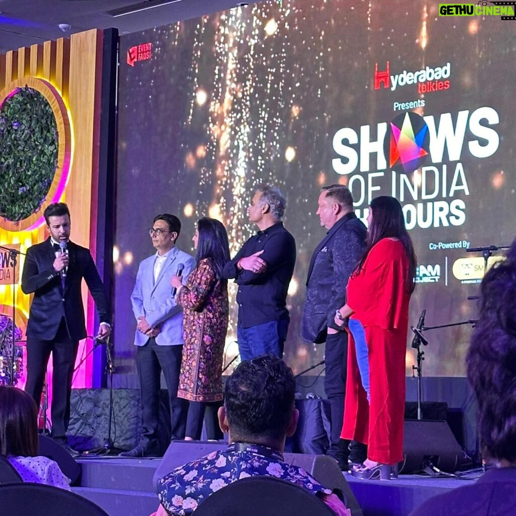 Bhoomi Trivedi Instagram - Thank you @showsofindia for honouring my work. Evening be special when meeting precious people ❤️
