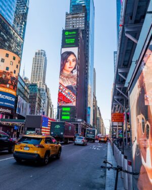 Bhoomi Trivedi Instagram - 🚨 OMG 💥
This is absolutely beyond dreams , Featuring at Newyork’s Time Square for Spotify “Equal”. Waking up to this feather 🪶 ❤️
Thank you @spotifyindia @spotify for featuring & embracing My Work 🙏 
 
#NewYork #timesquare #BhoomiTrivedi #Spotify #spotifyIndia #spotifyplaylist #spotifyEqual #music #work #grateful