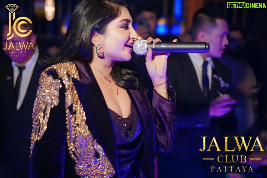 Bhoomi Trivedi Instagram - Unforgettable night At Jalwa Club with the most incredible @bhoomitrivediofficial lighting up the stage! #livemusic #bhoomitrivedi 𝔼𝕩𝕡𝕖𝕣𝕚𝕖𝕟𝕔𝕖 𝕋𝕙𝕖 𝔹𝕖𝕤𝕥 ℕ𝕚𝕘𝕙𝕥 𝕃𝕚𝕗𝕖 𝕀𝕟 ℙ𝔸𝕋𝕋𝔸𝕐𝔸’𝕤 ℕ𝕠. 𝟙 ℕ𝕚𝕘𝕙𝕥 ℂ𝕝𝕦𝕓 #nightclub #nightlife #party #dj #music #club #dance #clubbing #hiphop #bar #night #nightout #drinks #love #djlife #fun #instagram #bottleservice #housemusic #partytime #clublife #thailand #nightclubs #top #djs #bollywood #pattaya#friends