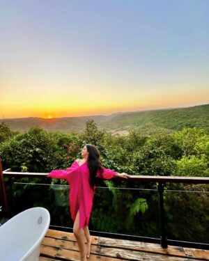 Bhoomika Mirchandani Instagram - Sun-sets my mood to some another level ✨