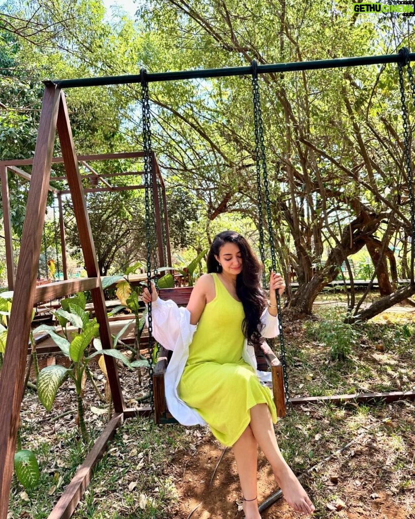 Bhoomika Mirchandani Instagram - Swinging in midst of nature 🌴💚