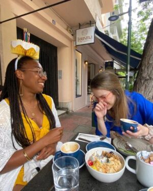 Bianca Salgueiro Instagram - This is Diena. You can't keep a straight face next to her. She laughs hard, talk loud and don't take life seriously.
Love you, girl! Joyeux Anniversaire !