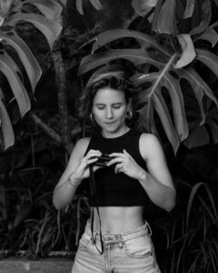 Bianca Comparato Instagram - amo essa câmera #ricoh #tbt 📸 @jorgebispo