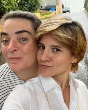 Bianca Comparato Instagram - Entre os dias 17 e 19 de abril acontece a feira Mip TV em Cannes, uma iniciativa super importante pro nosso mercado e a série João Sem Deus está participando por lá. Não há ainda previsão de estréia no Brasil, mas já queria dizer que é uma parceria do @canalbrasil e @tvioficial de Portugal - assitam! A série conta a história de João de Deus através da ótica feminina e não vejo a hora de dividir mais sobre esse trabalho intenso e forte com vocês. Foi lindo! Aí vão algumas fotos e já já trago mais news!