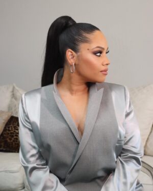 Bianca Lawson Instagram - Thx @alanapalaumakeup @viphair_ashanti @icontips for pulling this look together at the verrrrrry last second for @essence #BWIH🌪️