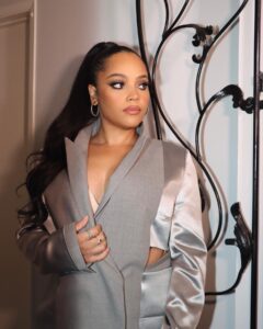 Bianca Lawson Instagram - Thx @alanapalaumakeup @viphair_ashanti @icontips for pulling this look together at the verrrrrry last second for @essence #BWIH🌪️