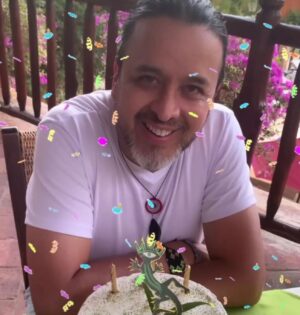 Bibiana Navas Instagram - Dios mío !! Que alguien me explique .. yo estoy en shock 😭 que noticia tan dolorosa @toto_vega tu y yo empezamos juntos en la televisión eras el novio de #superlupe hace 30 años … eres un ser maravilloso 💔tengo el corazón roto 😭, mis condolencias a @noridaoficial 💔💔💔💔💔💔💔💔💔