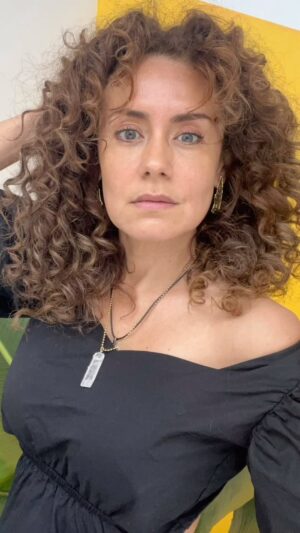 Bibiana Navas Instagram - Momento presente ! You are simple the best !♥️ así es , el momento presente es lo único que tenemos , es simplemente lo mejor , lo único , es la vida misma. Desde aquí y ahora te transformas y creas , vívelo , obsérvate , siéntete . 🙏💥❤️ #presente