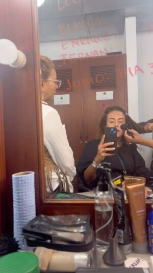 Bibiana Navas Instagram - Aquí vamos ! Nuevo personaje @caracoltv @mariadelrosariomanager #greicy 🥰😜