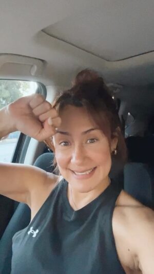 Bibiana Navas Instagram - Gracias !!😍😍😍mis primeros 100 mil 🙏 comunidad llena de amor , aquí todos los vamos acompañando en este caminar