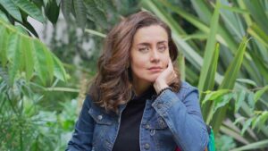 Bibiana Navas Instagram - Cuando la vida te sorprenda con algo inesperado .. pon mucha atención , PAUSA  por un momento observa todos tus pensamientos, luego agradece y acepta con alegria lo que está sucediendo y ábrete a las nuevas posibilidades, así sean aparentemente “negativas “ según tu percepción o “positivas “ siempre hay un mensaje y un aprendizaje enorme en cada suceso intempestivo ❤️ love you all ! Have a great week . Photo by @sebastiangarcianavas