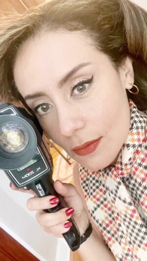 Bibiana Navas Instagram - Empezamos !!!! La están viendo en @vix @vixoriginals . Algunos recuerdos de #paraisoblanco. Me divertí tanto !! Gracias queridos directores @villamizarcamilo @vaskeli por ser cómplices en la creación de #mariaclara. @mariadelrosariomanager
