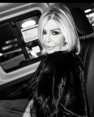 Bibiana Fernández Instagram - Momento que quedan grabados a sangre 🩸 
Ya no sé cuánto tiempo pasó, pero voy a saco, combinando distintos menesteres, tengo la sensación de que las cosas me atropellan, es como si terminara de comer y ya estuviera en los tacos de salida hacia otro lugar, feliz domingo familia ni respondo, pero es falta de tiempo no de ganas, hoy es mi único dia de descanso e intentaré dejar un tiempo para estudiar 🤷‍♀️💋