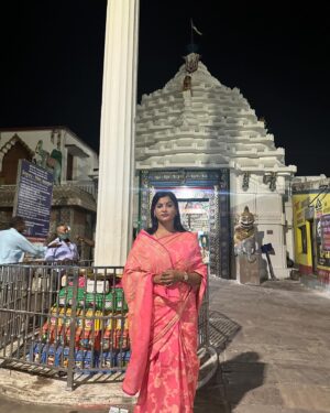 Bidusmita Dash Instagram - Sri sri baladeba jew 🙏

Bahut dinara byabadhaana re baba baladeba jew nka darshan labha kali