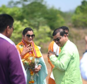 Bidusmita Dash Instagram - Attending loksabha candidate sukant kumar panigrahi nomination file