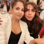 Bihter Dinçel Instagram - Yeni yolculuğumuzun ilk gecesinden🌹 #yürekçıkmazı 🌹 @yurekcikmazitrt @trt1 @goldfilmyapim