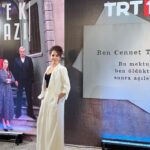 Bihter Dinçel Instagram - Yeni yolculuğumuzun ilk gecesinden🌹 #yürekçıkmazı 🌹 @yurekcikmazitrt @trt1 @goldfilmyapim