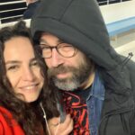 Bihter Dinçel Instagram - Bizi en güzel O görür, Siz’i en güzel ben görürüm… Severim Çok… Doğduğu evin güneşi, büyümeyen koca adamı… Yavrusunun doğduğu evin en kral oyun arkadaşı… Yeni yaşında daha da eski şarkılar bulalım kafayı takacak, en büyük derdimiz bu olsun🎈 Bi de Yağmur Ali’mizin Pokemon Kartları 🐥 İyi ki doğdun sevgili , aşk olsun… @stagedesigner @dincelyagmurali