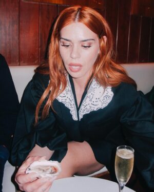 Billie Piper Instagram - I ❤️ NY 

SCOOOOOOOOOp out now on @netflixuk