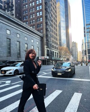 Billie Piper Instagram - “She adored New York City 

She idolised it all out of proportion. "

Emmys Panel dress up/mid day beat/side fringe in. 
With thanks and ridiculous excitement to 

@hungvanngo 
@evaniefrausto 
@rebeccacorbinmurray