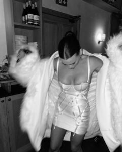 Billie Piper Instagram - 13/09/23 The pelican Celebrating friendship @zannarassi and a face full of makeup. #milkmakeup #milkmakeup Hours of input from Queen @rebeccacorbinmurray Queen @monaleannemakeup Queen @naokawakamihair Queen @charlottehabibi Dress @atelierbordelle Faux fur @mithridate.official Shoes @jimmychoo Jewels @_jennybird