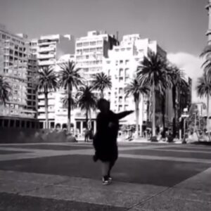 Bimbo Godoy Instagram - Uruguay! Llueve por allá? Extraño Montevideo, quiero volver a girar y seguir frente a Artigas! Nos vemos en octubre en @live.era.sala ❤️ Link en bio nomá!