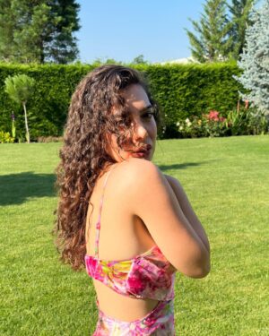 Birsu Demir Instagram - az biraz pembe💅🏻👛