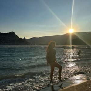 Birsu Demir Instagram - hayaller hep 🌅 buralar