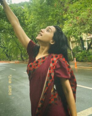 Black Sheep Deepthi Instagram - மாலை வேளையில் மழை பொழுதில்…

📸 @dj_samprabha