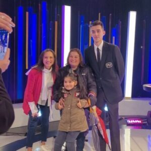 Blanca Lewin Instagram - 📸💫 ¡El cariño del público en el Día del Patrimonio en NTV! 💫

📸 Niños, niñas, jóvenes y todos los asistentes comparten momentos inolvidables junto a Blanca Lewin y el Dr. Pantalla. 

¡Gracias por su amor y entusiasmo! ❤️

 #DíaDelPatrimonio #NTV #BlancaLewin #DrPantalla #MomentosEspeciales #Cariño #Fotografías 🏫 #PatrimoniosEntvn