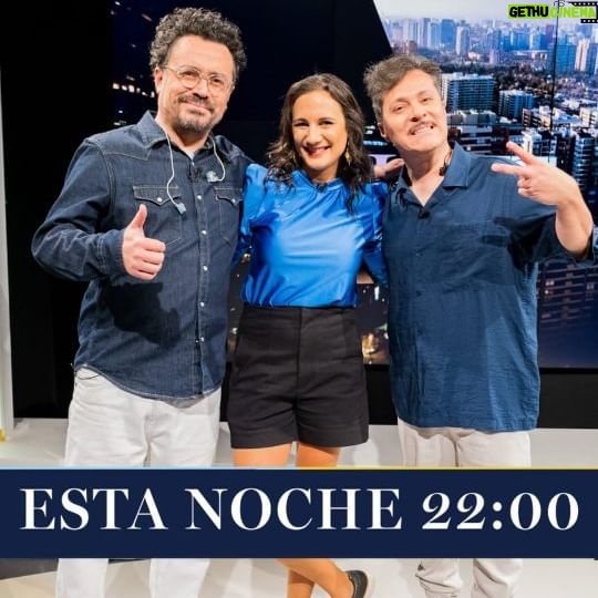 Blanca Lewin Instagram - ¡Hermanos Ilabaca en #Hora25NTV junto a @blancalewin!📺 Contaremos con la música de los @hermanos_ilabaca, las columnas de @gonzalo_planet y @yashirazhizmeri. Además, en el estudio tendremos danza de la Escuela del @municipaldesantiago. 📌No te pierdas #Hora25NTV con @blancalewin, todos los miércoles a las 22:00 horas por las pantallas de @ntvchile, y el sábado cerca de la medianoche a través de @tvn. #Hora25TVN #blancalewin #musica #danza #cultura #teatro #entretenimiento #cine #televisión