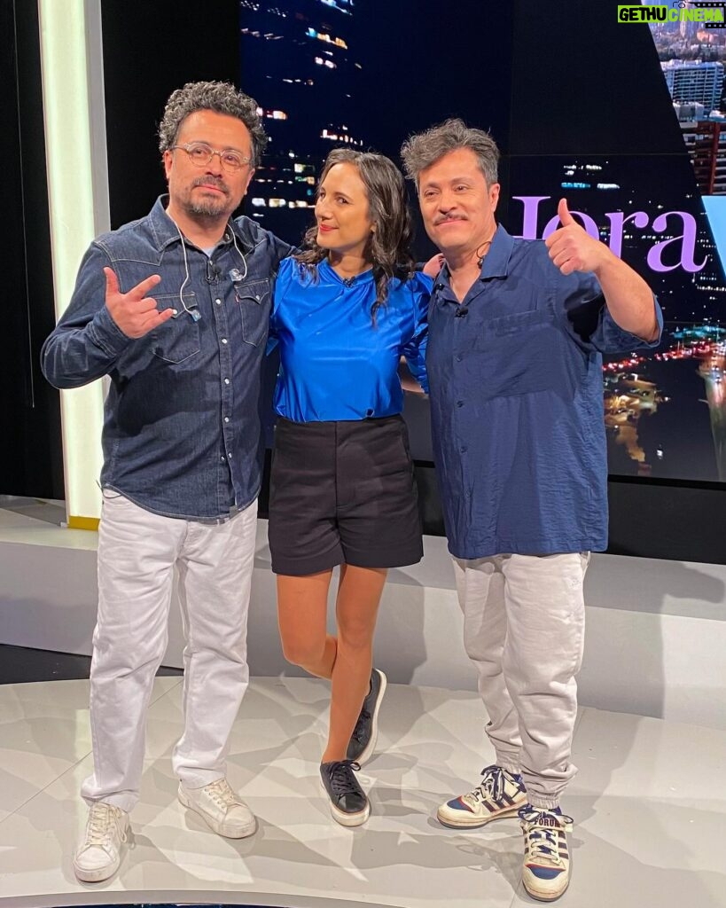 Blanca Lewin Instagram - HOLAAA!! Cómo andan?🤟 Les queremos contar que los amigos de Hora 25 nos invitaron a su programa junto a @blancalewin, y la pasamos increíble😎 El capítulo se estrena mañana por @ntvchile a las 22:00 hrs. y ESTE sábado a la medianoche por la señal abierta de @tvn 🎬 Así que muy atentxs🫡 Con amor Felipe & Pablo