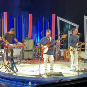 Blanca Lewin Instagram - HOLAAA!! Cómo andan?🤟 Les queremos contar que los amigos de Hora 25 nos invitaron a su programa junto a @blancalewin, y la pasamos increíble😎 

El capítulo se estrena mañana por @ntvchile a las 22:00 hrs. y ESTE sábado a la medianoche por la señal abierta de @tvn 🎬 Así que muy atentxs🫡

Con amor
Felipe & Pablo