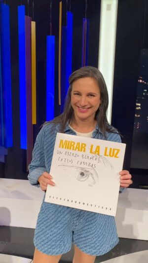 Blanca Lewin Instagram - 🔴 El increíble nuevo disco “Mirar La Luz” de #ELECTRODOMÉSTICOS, disponible en disquerías del país! 🔊🎶

@loselectro 
@blancalewin