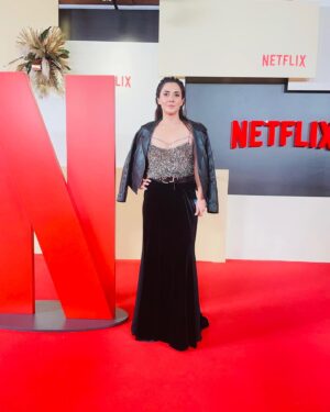 Boncuk Yilmaz Instagram - #netflix #netflixturkiye 🎈🎉