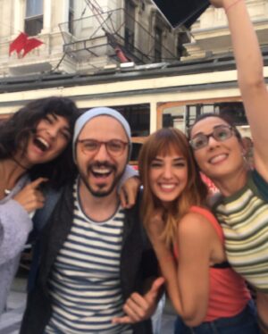 Boncuk Yilmaz Instagram - az kaldı sanki☺️ @zeytinagacinetflix  #anotherself @tubabustun.official  @sedabakan