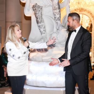 Bonnie Tyler Instagram - More snaps from last weekend's #Oscars event with @philippplein ✨
📷: Victoria Sirakova
