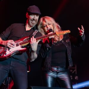 Bonnie Tyler Instagram - Some favourite photos from our amazing show in Radom last week! Excited to be back in Poland this December for two more in Wrocław and Poznań! Tickets are on sale now at BonnieTyler.com/tour
📷: @anka_gardzinska
#BonnieTylerLive @yea.com.pl