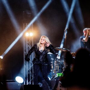 Bonnie Tyler Instagram - #InBerlin… so, which tracks are your favourites?

📷: Alexander Mertsch