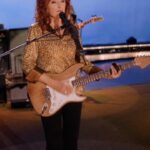 Bonnie Raitt Instagram - One year ago today, Bonnie released ”Livin’ For the Ones,” her third single off the ‘Just Like That...’ album. Inspired by the tremendous loss and grief of the last few years, ”Livin’ For the Ones” is a call to help us move through tough times with renewed perspective and gratitude: to “keep livin’ for the ones who didn’t make it.” With Bonnie’s lyrics and music by her longtime friend and guitarist, @georgemarinelli, this rockin’ anthem to perseverance continues to resonate with so many. This performance is from @cbsmornings #SaturdaySessions. Check it out in full at the link in bio. — BRHQ