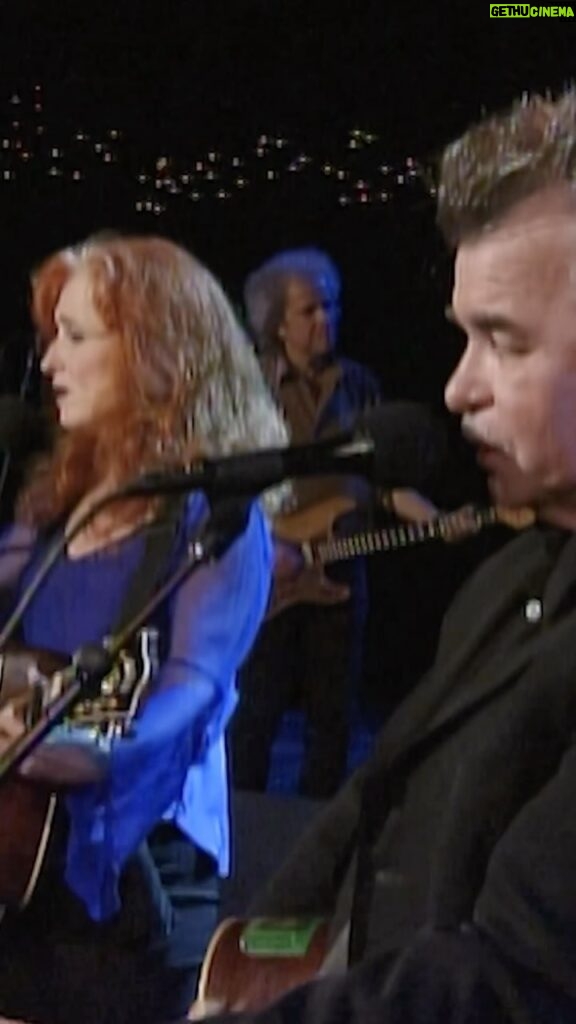 Bonnie Raitt Instagram - Remembering my dear friend @john_prine on what would have been his 77th birthday. I miss him dearly as do all of his fans, family and friends in the music community. Flashing back to one of the many times we performed “Angel From Montgomery” together with a clip from an episode of @acltv filmed in 2002. Happy Birthday, John! — Bonnie