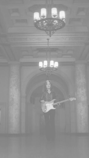 Bonnie Raitt Instagram - Just Like That… the four-time GRAMMY®-nominated, 21st album from Bonnie Raitt is available now!

The 10-track album’s title comes from a line in one of her new original songs (“Just like that, your life can change,”) that has been nominated for "Song of the Year" at the 2023 GRAMMY® Awards. The album features 4 original songs, along with several tracks Bonnie has wanted to record for years, including covers of songs by @thebroslandreth and @tootsmaytalsofficial.
“On this record, I wanted to stretch,” she says. “I always want to find songs that excite me, and what’s different this time is that I’ve tried some styles and topics I haven’t touched on before.”

Listen to and order the new album here: lnk.to/justlikethat_br"