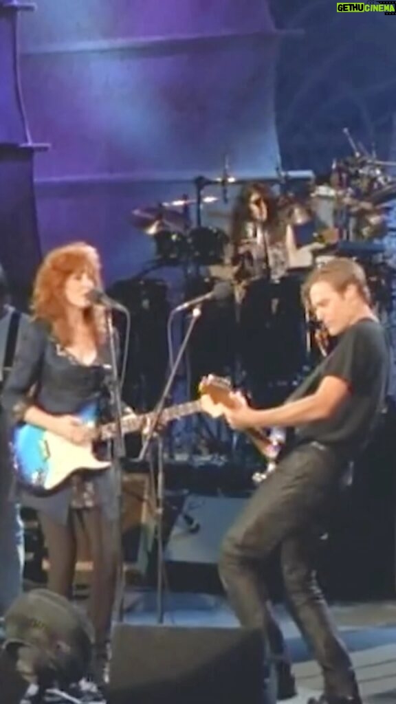 Bonnie Raitt Instagram - Looking back 28 years, today was the release of Bonnie’s double live album and concert film, Road Tested, filmed and recorded live at the @oakparamount in Oakland, California July 18-19th, 1995. Bonnie was joined by producer @donwas, engineer (the late) Ed Cherney and her stellar touring band. The show featured duets with very special guests, @jacksonbrowne, @bryanadams, @brucehornsby, @kimwilson.official, and R&B legends Ruth Brown and Charles Brown. For more credits and track listings, visit the link in bio. Here’s a clip of one of Bonnie’s favorite moments, her rockin’ duet with Bryan Adams! — BRHQ