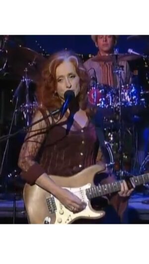 Bonnie Raitt Instagram - 18 years ago today, Bonnie’s album Souls Alike was released! Here is a clip from her performance with the band of “I Will Not Be Broken” on Late Show with @letterman . The song was written by Gordon Kennedy, Wayne Kirkpatrick and Tommy Sims and the track was nominated for a @recordingacademy Award for Best Female Pop Vocal Performance.

Bonnie’s two-year long Souls Alike Tour spanned an epic 165 concert dates including a fabulous summer tour in 2006 with her friend, the incredible Keb’Mo’!

Listen to Souls Alike at the link in bio! — BRHQ