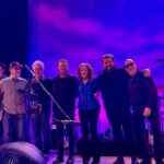 Bonnie Raitt Instagram – Bonnie and the band had a blast overseas touring Ireland, England and Scotland. The weather was gorgeous, the audiences were enthusiastic and the time just flew by! It was a wonderful return after a long absence (since 2018.) Thanks so much to our special guest @GarethDunlop and his bandmate @petewallacemusic, we loved touring with you! We’ve collected some reviews of the concerts on Bonnie’s website, in case you are interested in taking a read, click on the link in bio! 

From L to R: Ricky Fataar, Glenn Patscha (@glennpatscha), Duke Levine (@thedukelevine), Gareth Dunlop, Bonnie Raitt, Pete Wallace, James “Hutch” Hutchinson (@brbassman). — BRHQ