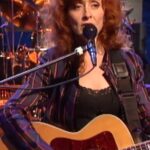 Bonnie Raitt Instagram - This month marks 30 years since the release of Bonnie’s 1994 album, Longing In Their Hearts. We’re sharing this performance, from the BBC TV show “Later... With @jools.holland.official,” when Bonnie was joined by her touring band as well as Ireland’s @paulbradymusic (reprising his contribution to the recording on the album.) — BRHQ View the full performance of @rthompsonmusic ‘s classic song, “Dimming of the Day” on Later... with Jools Holland (in 1995) and listen to Longing In Their Hearts at the link in bio.